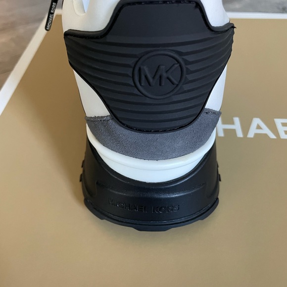 Michael Kors Theo Sport Scuba Trainer-NEW - Picture 4 of 6